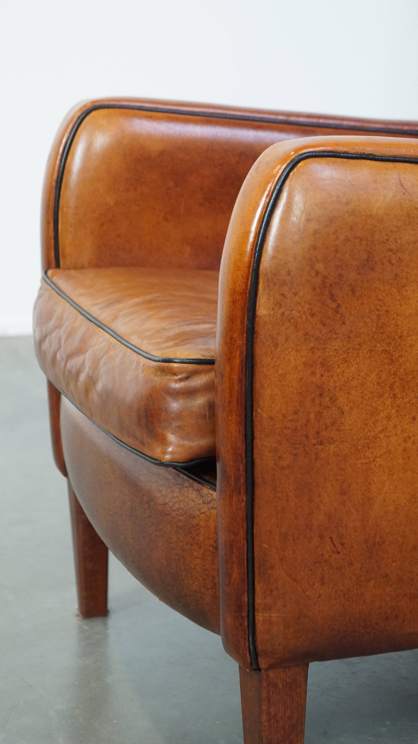 Comfortabele Armchair Gemaakt Van Schapenleer Met Een Mooie Afwerking En Prachtige Kleuren image 13