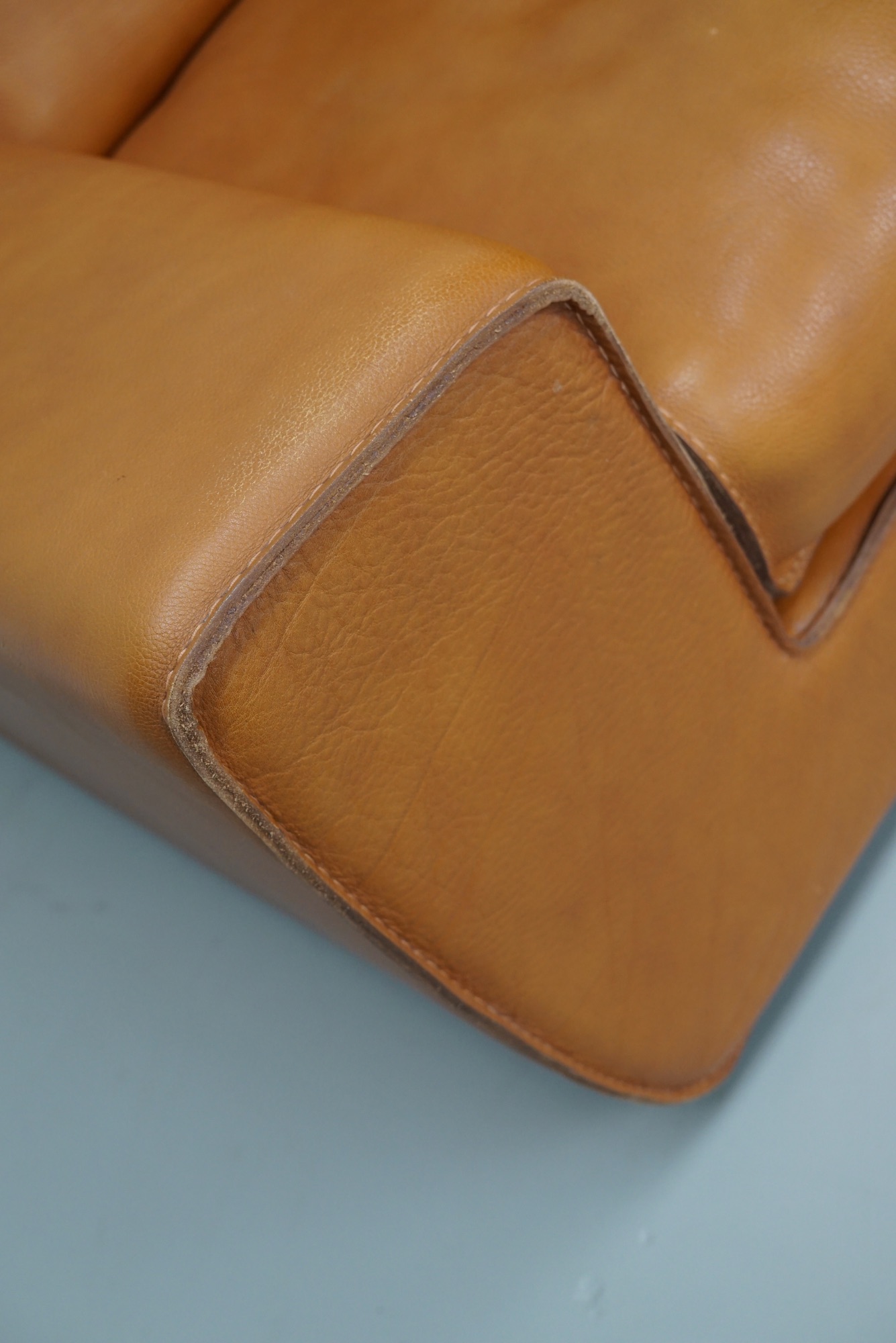 Roche Bobois Clubfauteuil In Tan/cognac Nekleer image 3