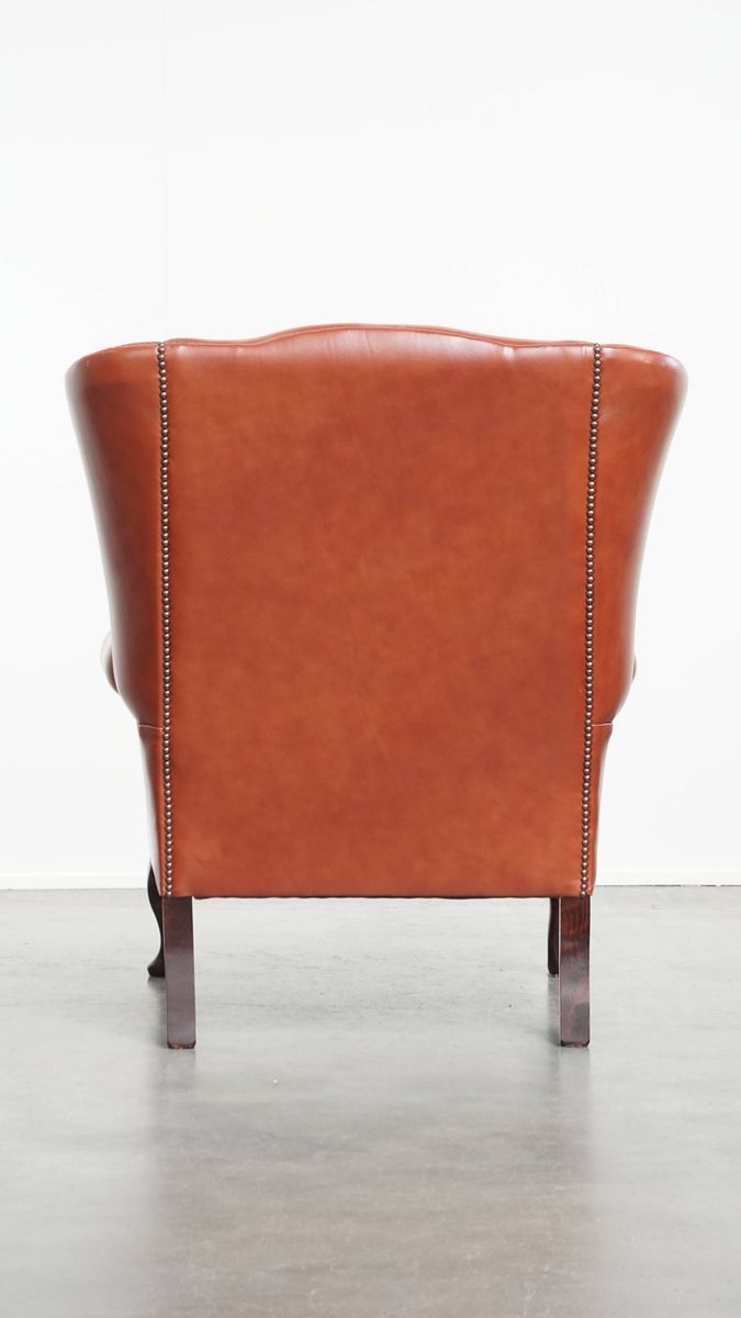 Elegante, Gladde En Comfortabele Engelse Chesterfield Oorfauteuil Van Rundleer image 5