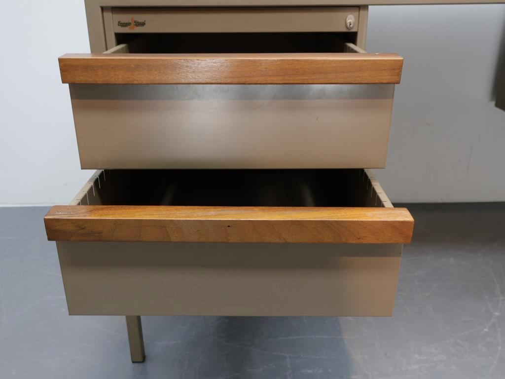 Vintage Bureau | Industrieel | Coen De Vries | Emmein image 8