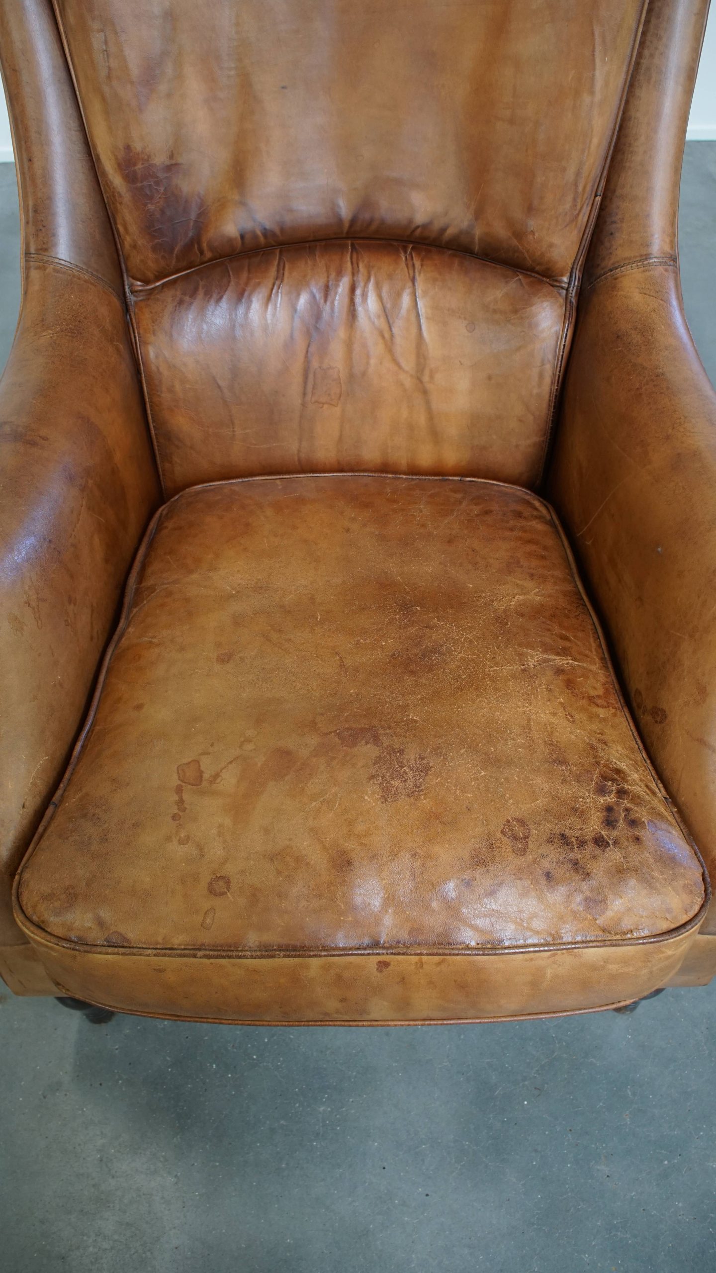 Comfortabele En Stijlvolle Vintage Fauteuil/ Armchair Gemaakt Van Schapenleer image 3