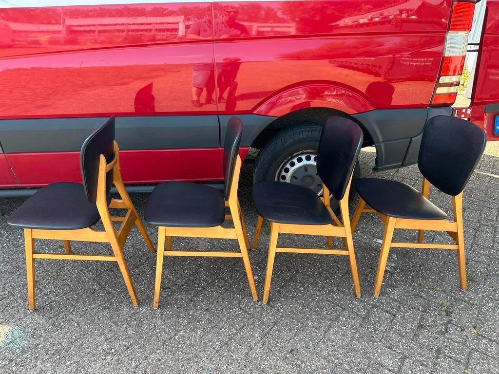 Set Van 4 Vintage Stoelen image 6