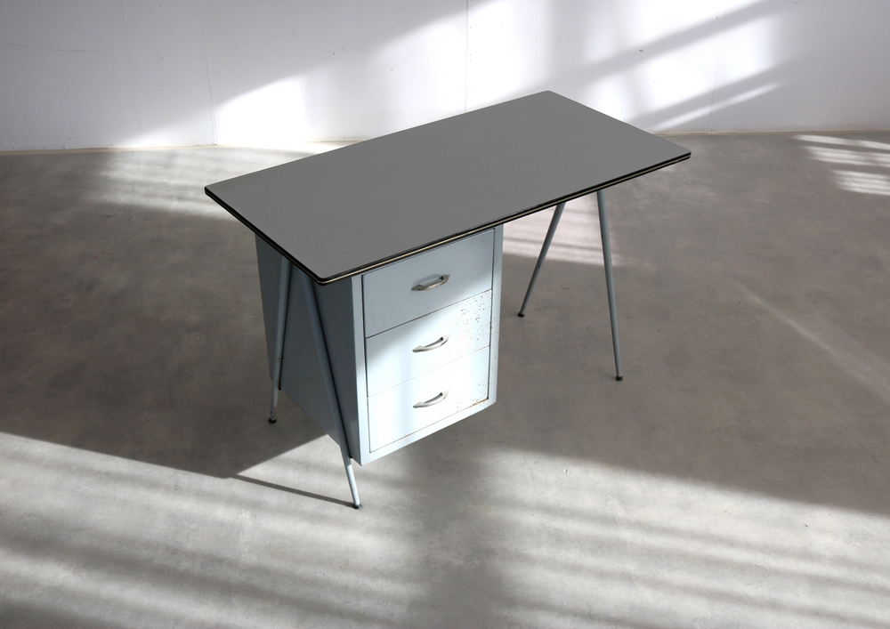 Vintage Bureau | Industrieel | Jaren 60 | Desk image 2