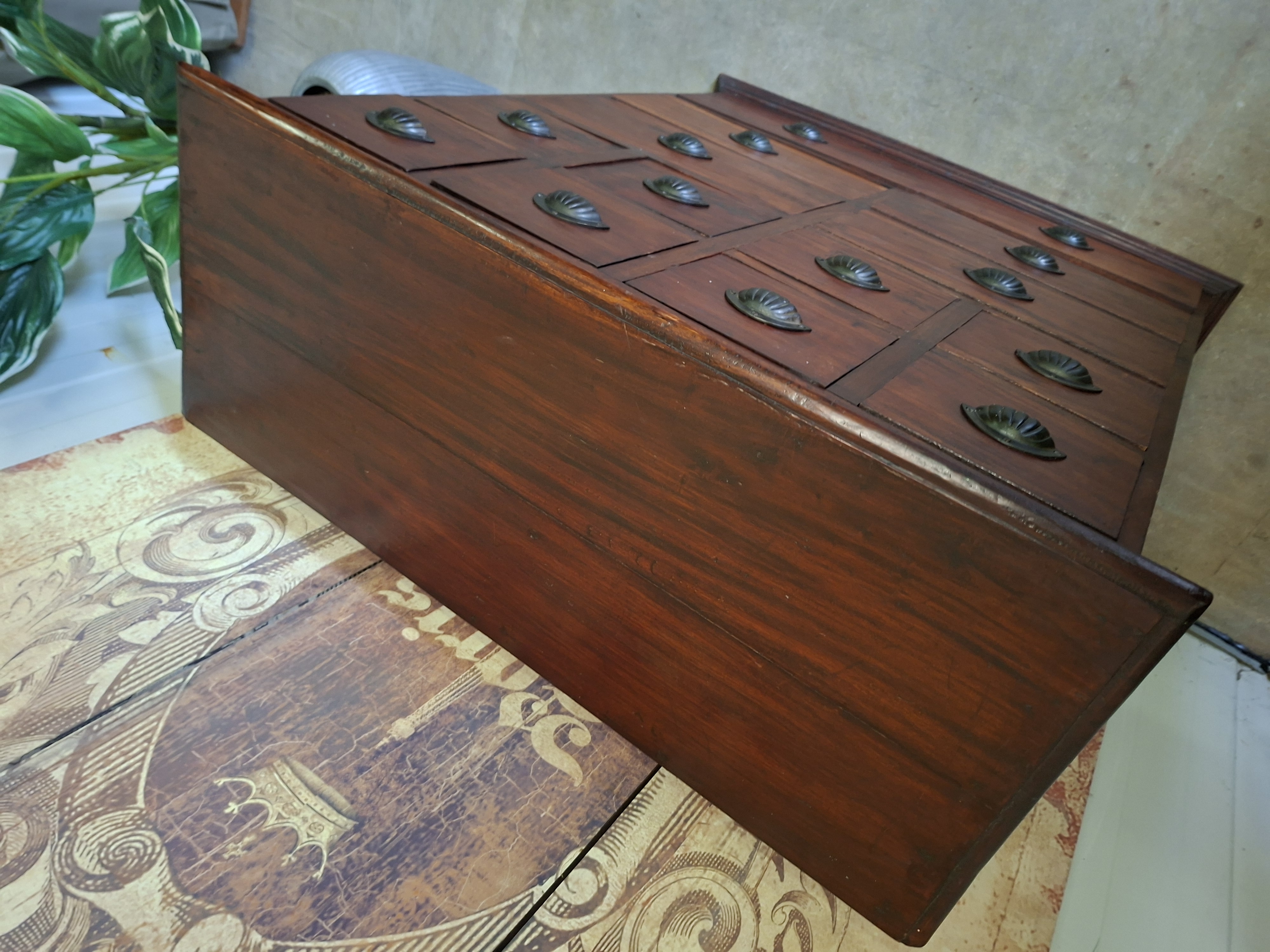 Antieke Geleefde Mahoniehouten Ladenkast, Apothekerskast Archiefkast Afm. 90x37cm En 103cm Hoog. image 4