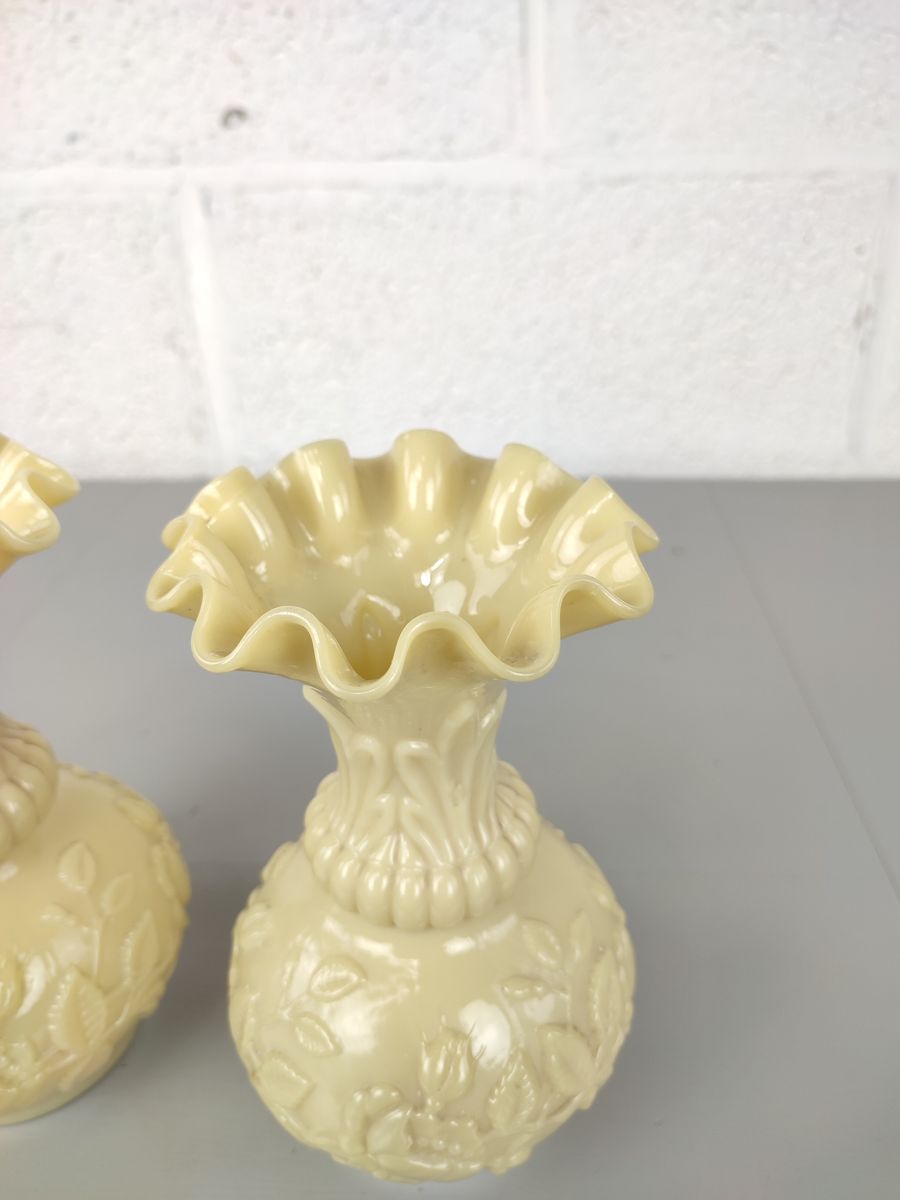 Duo Antieke Beige Opaline Vazen image 3