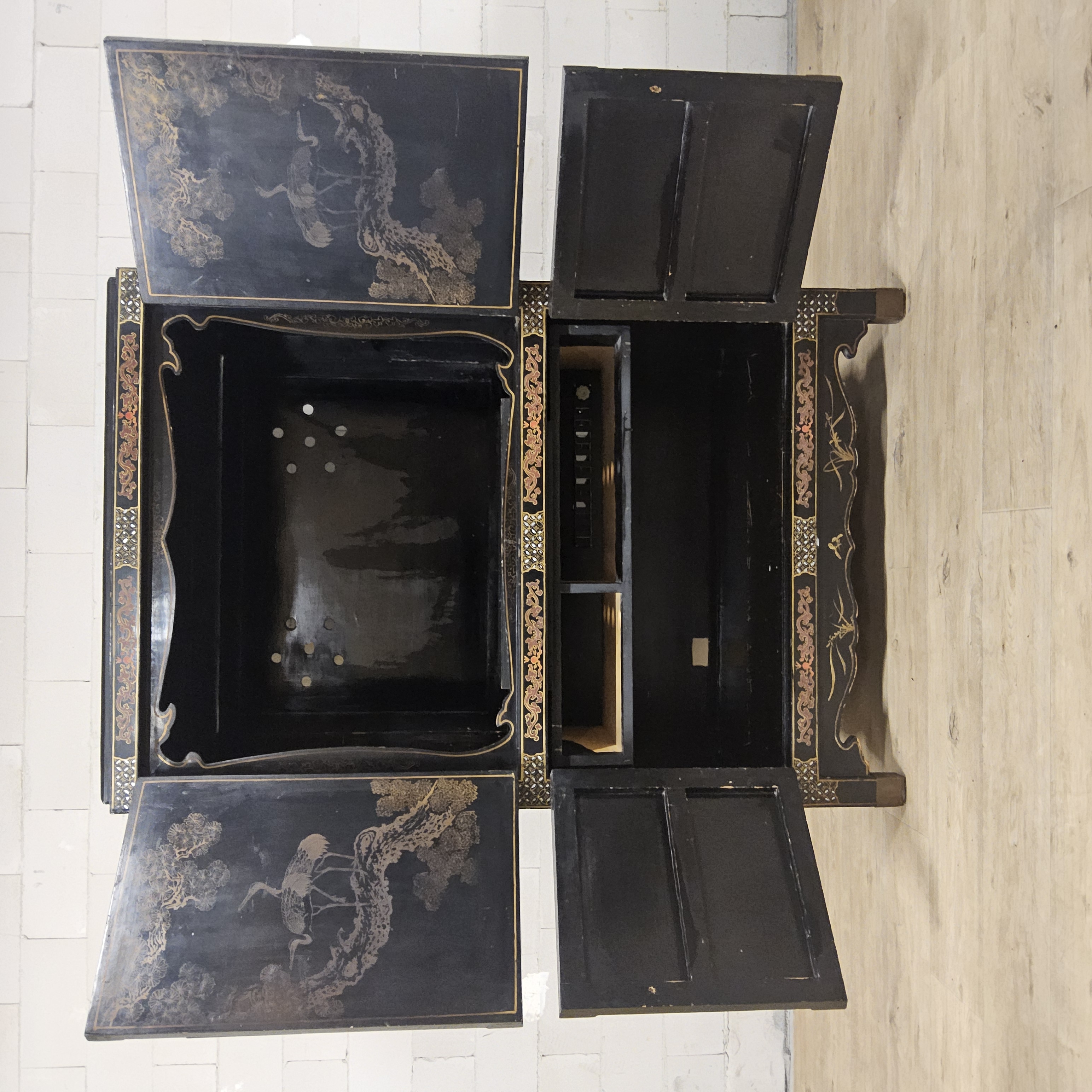 Vintage Chinese Lakkast Vogels Bloemen (speksteen) Bohemian Kast / Oosterse Kast / Aziatische Kast image 3