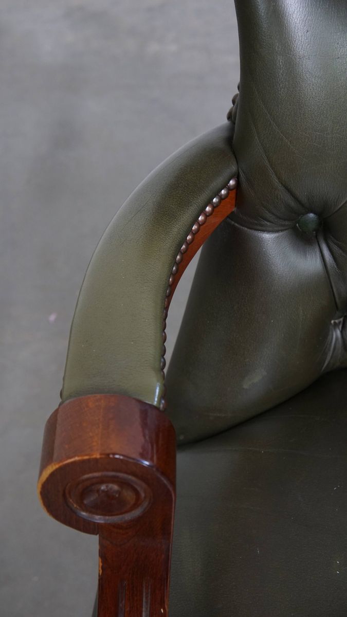 Tijdloze Groene Rundleren Chesterfield Bureaustoel In Engelse Stijl Op Wieltjes image 7