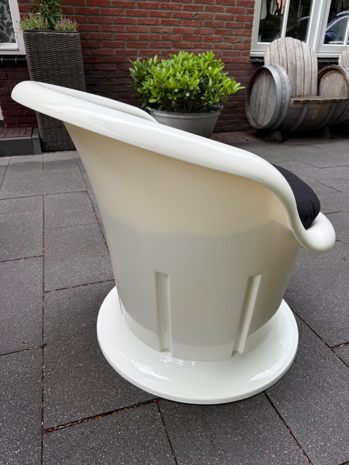 IKEA Poptorp Stoel Wit Met Zwart Kussen image 10