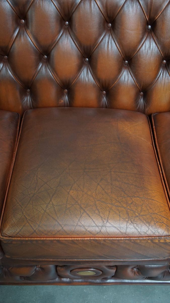 Mooie En Complete Set Van Een 2,5 Zits En 2 Zits Bruine Engelse Rundleren Chesterfield Bank image 22