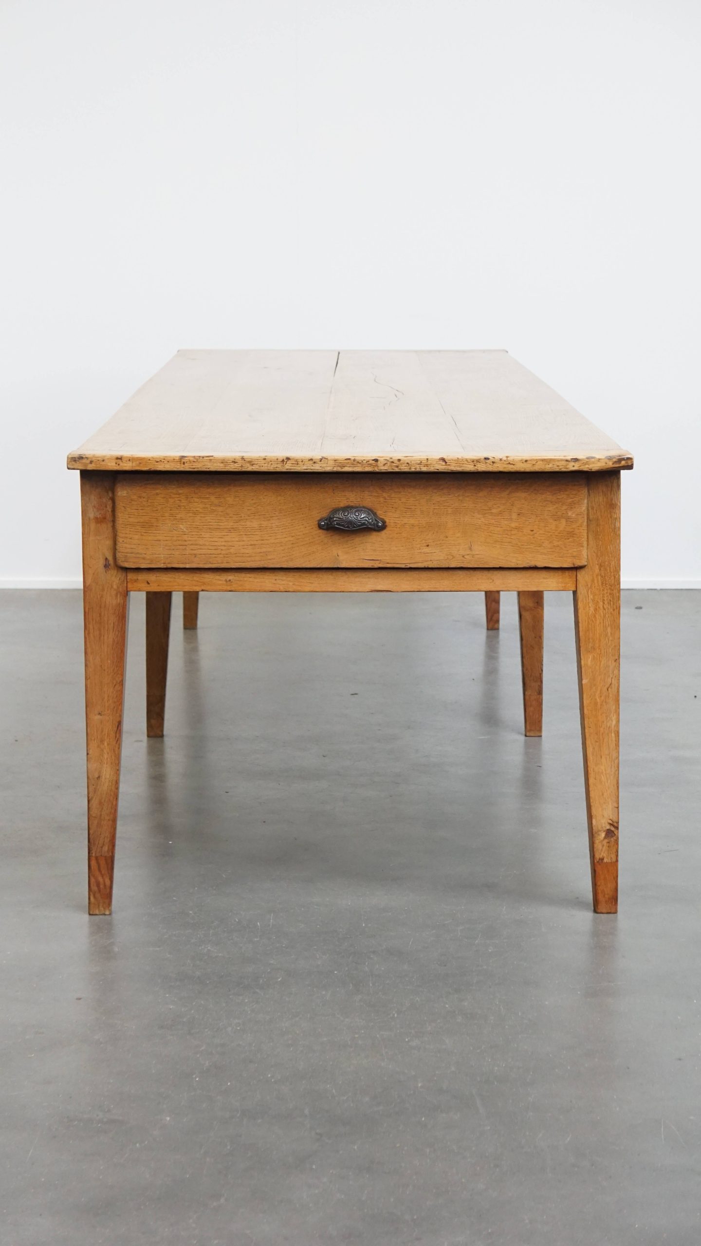 Zeer Grote En Karaktervolle Antieke Eikenhouten Xxl Eettafel Voor 8 Tot 10 Personen image 7
