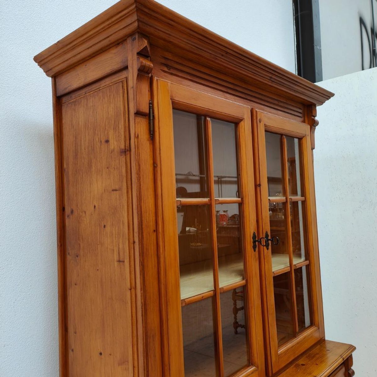 Vintage Landelijke Grenen Buffetkast Wandkast Buffet Kast. image 11