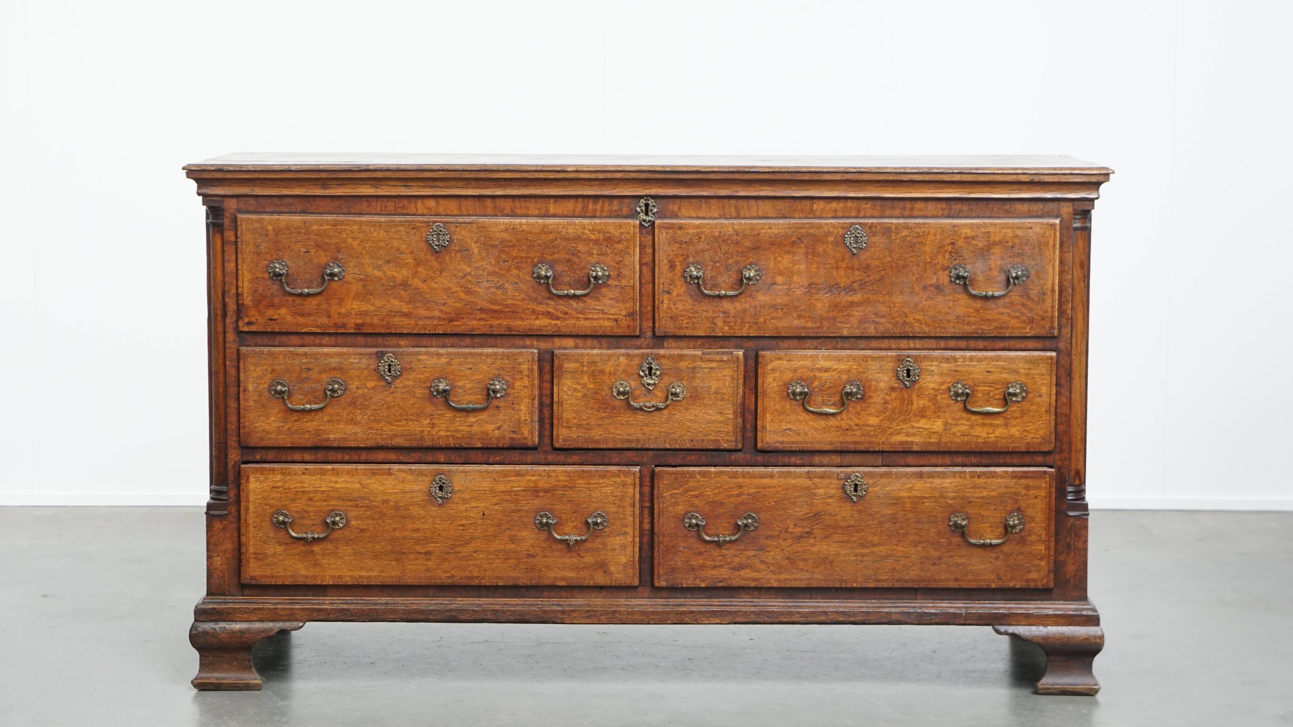 Waanzinnige, Karaktervolle Antieke 18e Eeuwse Engelse Dressoir/ Mule Chest image 14