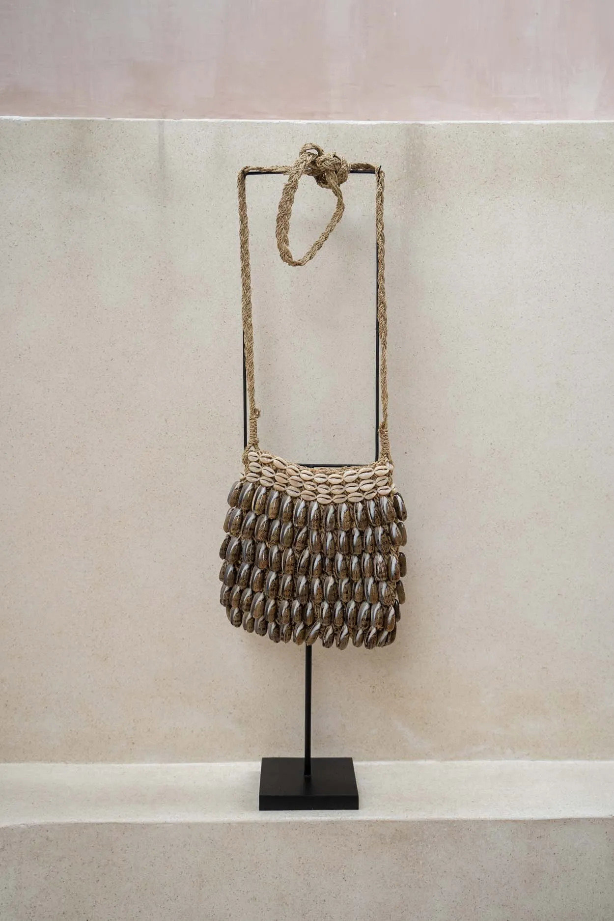 Bazar Bizar |de Shell Purse Op Stand image 3