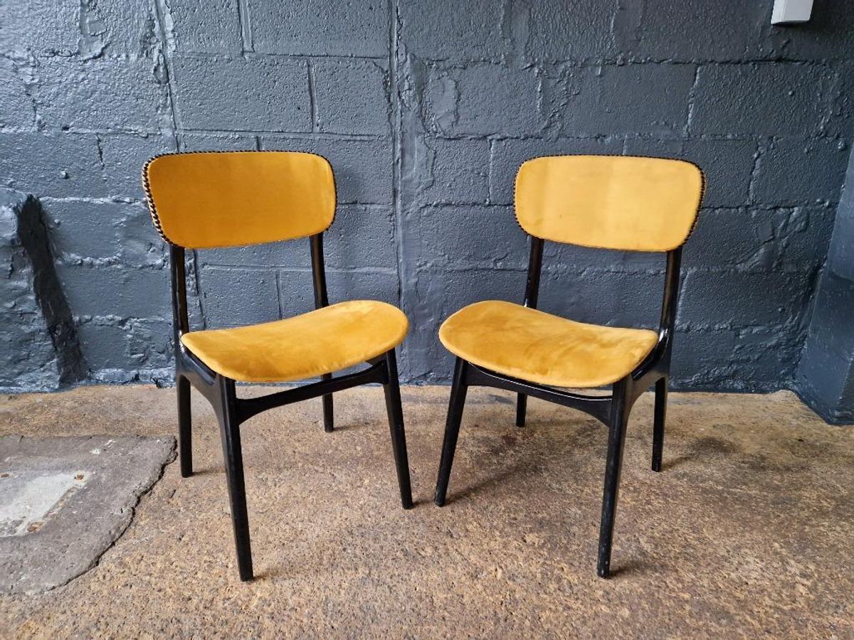 2 Vintage Stoelen In Zwart Gelakt Hout En Mosterdstof, 1960 image 7