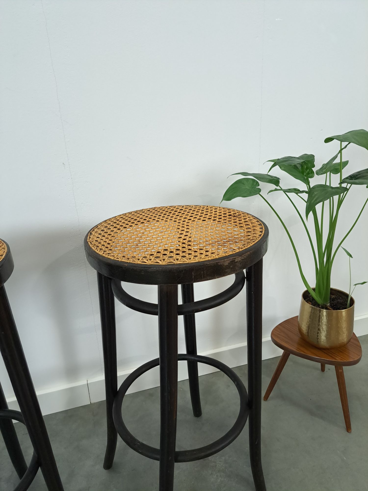 Set Jaren 50 Houten Barkrukken Met Webbing Uit Frankrijk image 11