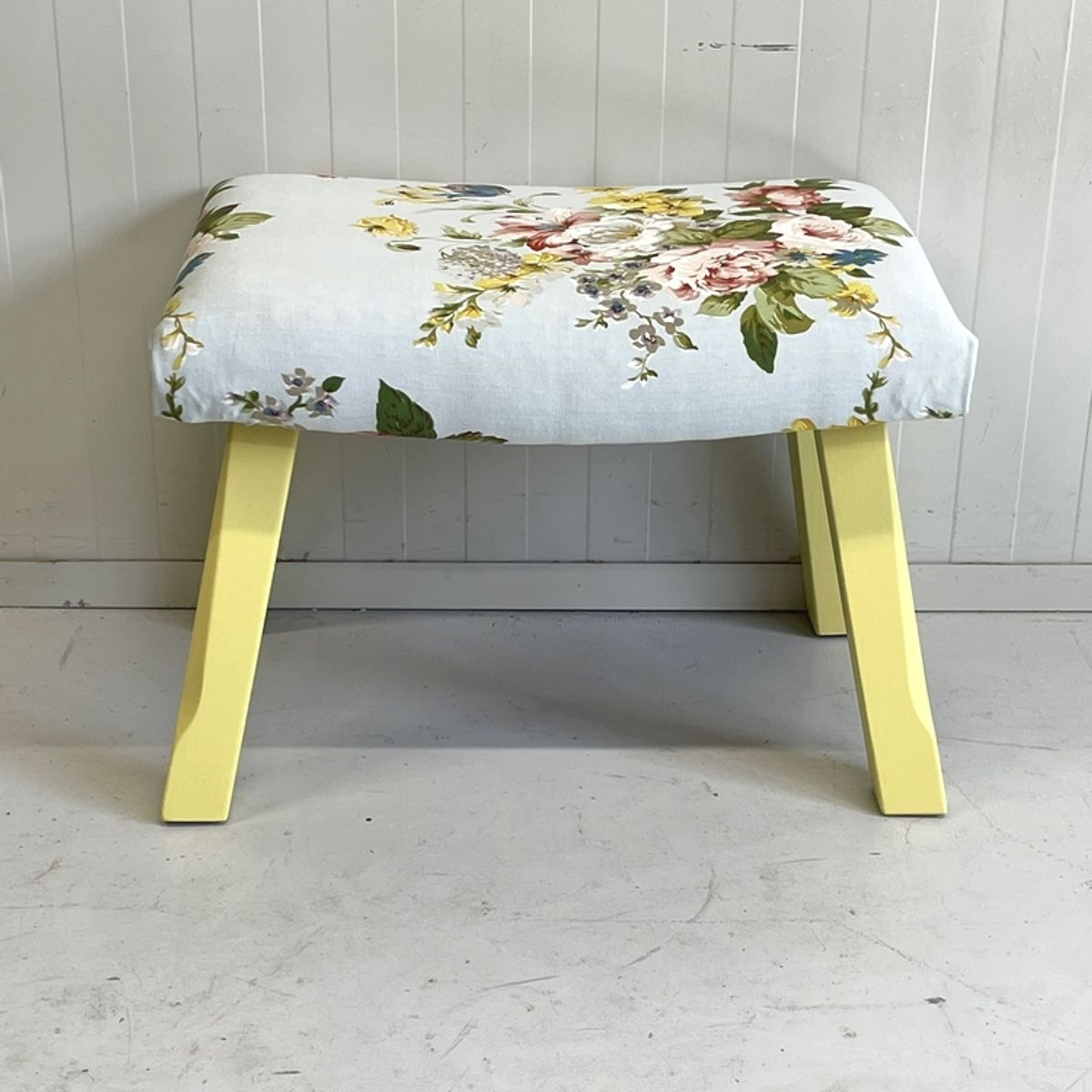 Nieuw Gestoffeerd Voetenbankje Footstool Retro Stof Bloem image 3