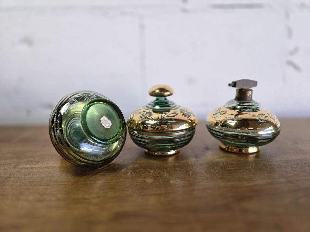 Set Van 3 Vintage Glazen Potjes / Parfumset / Toiletset image 2