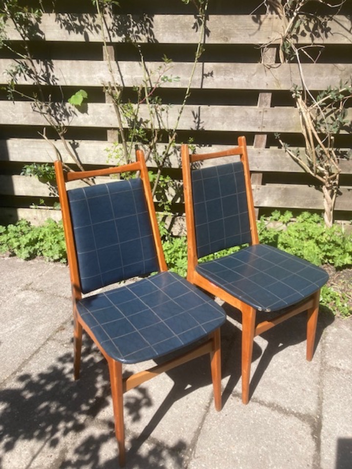 Twee Zeer Fraaie Vintage Eetkamer Stoelen image 7
