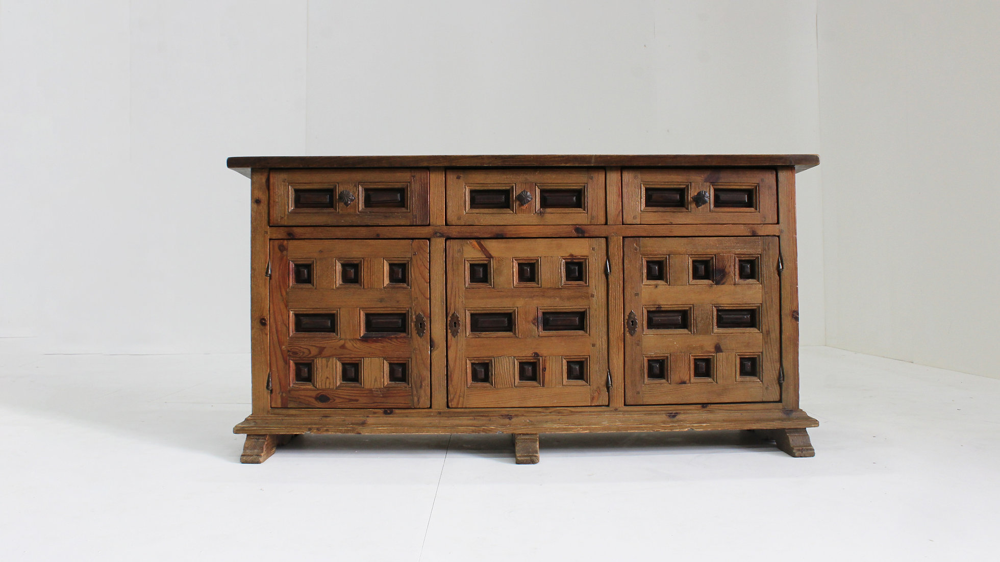Vintage Spaans Houten Brutalist Dressoir 1960s image 3
