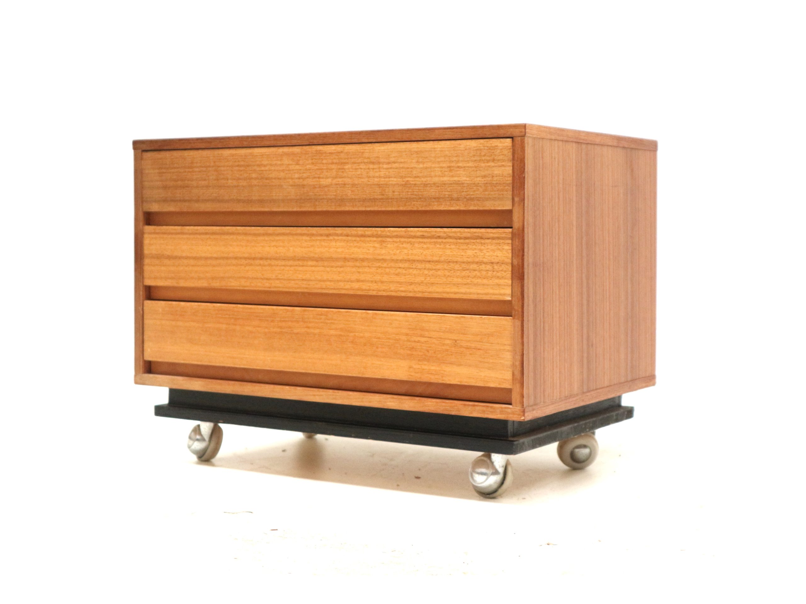 Vintage Ladekastje Op Wieltjes Gemaakt In De Jaren ’60 image 5