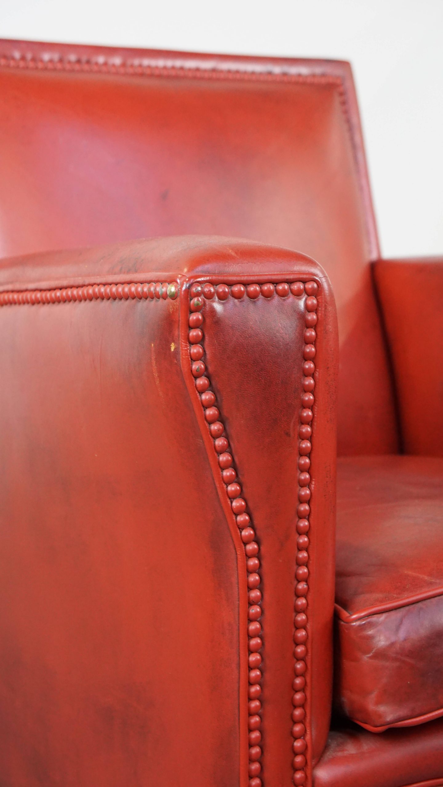 Unieke, Stijlvolle Rood Geverfde Armchair Gemaakt Van Schapenleer image 11