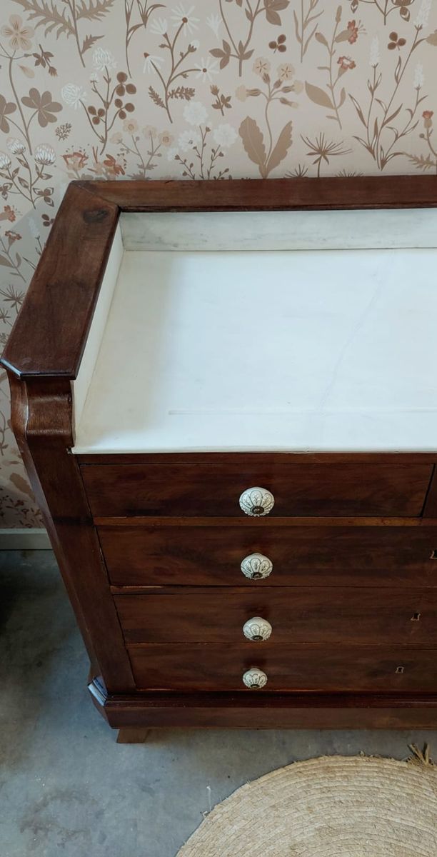 Franse Vintage Commode Met Wit Marmeren Blad image 2