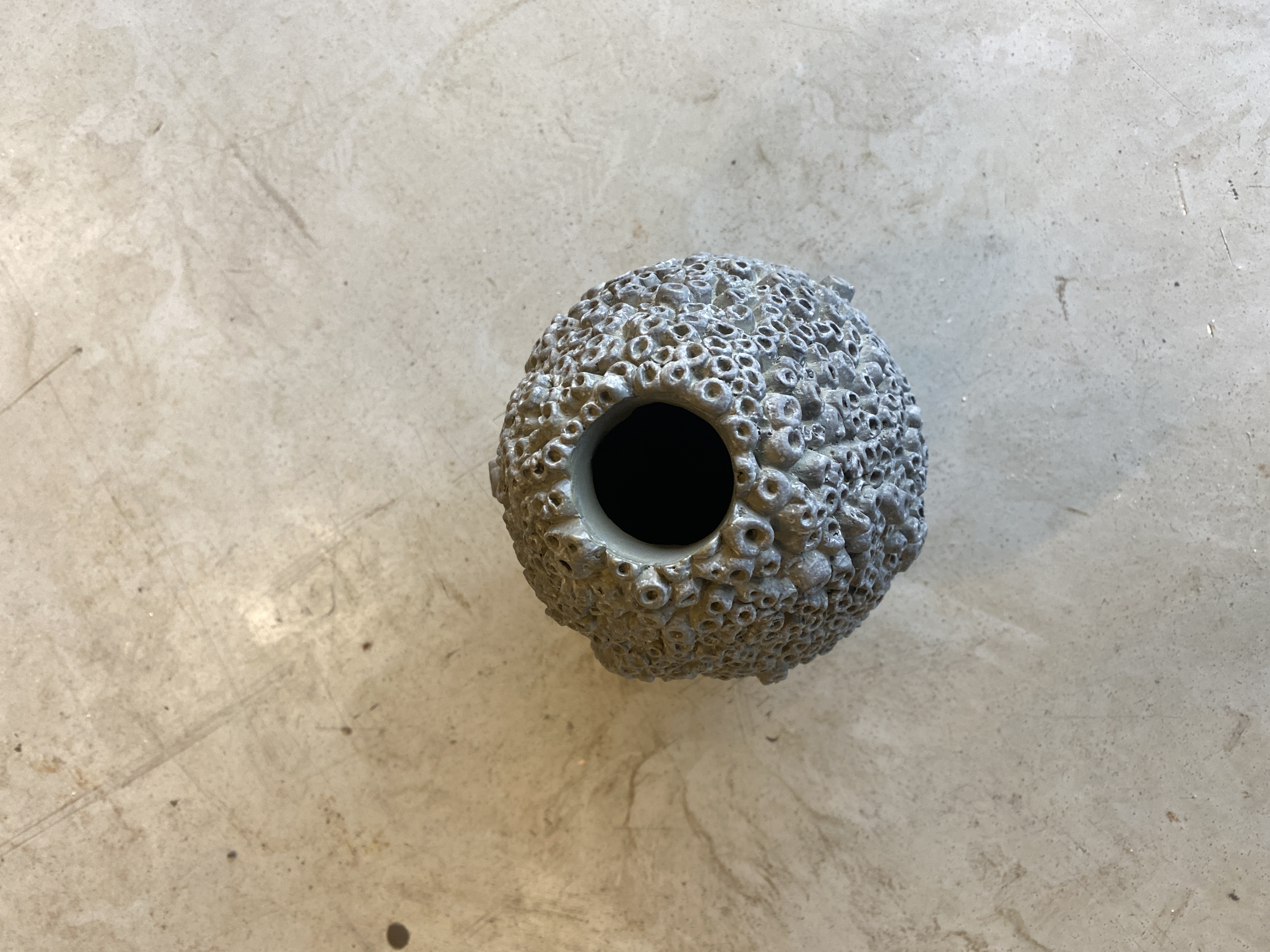 101 Copenhagen | Beehive Tall Vase, Petit - Dark Grey image 4