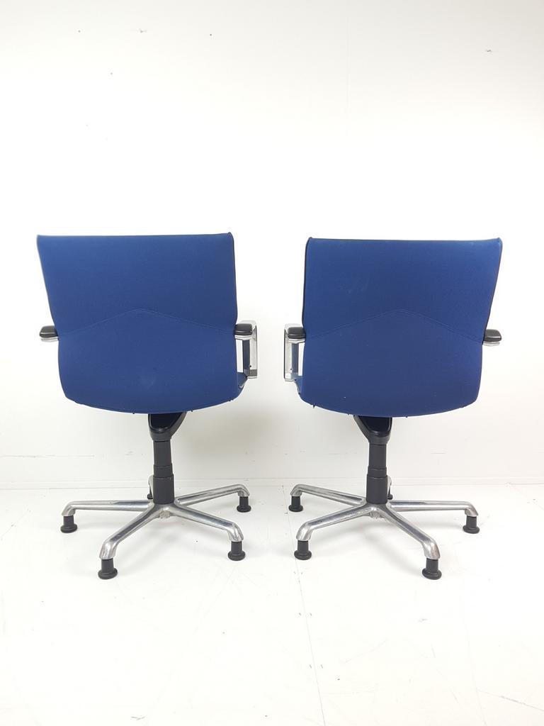 2 Artifort Bureaustoelen Blauw | Blauwe Bureaustoel Setprijs image 3