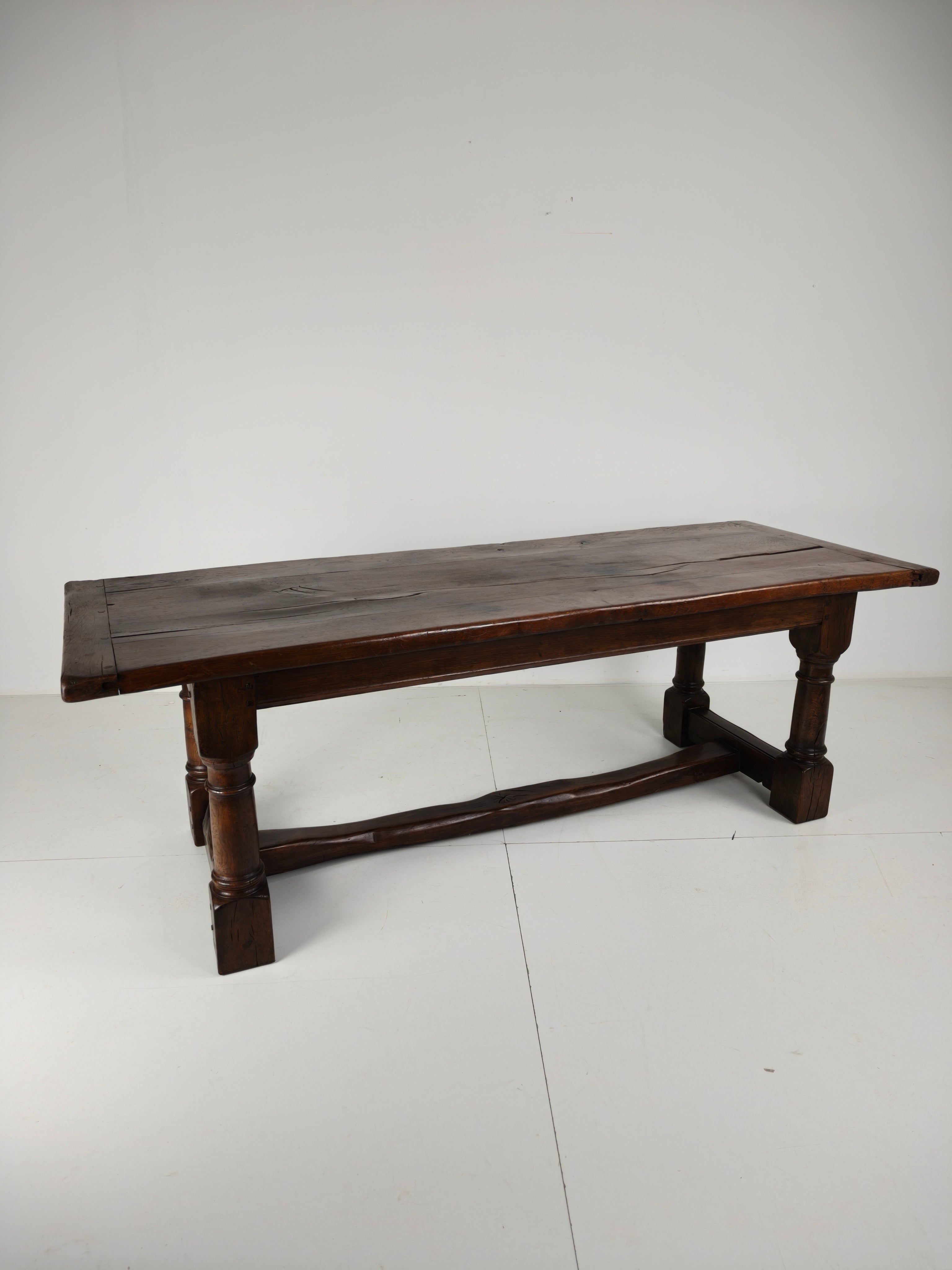 Massief Engelse Eikenhouten Eettafel – 20e Eeuw Met Prachtige Nerf En Patina image 11