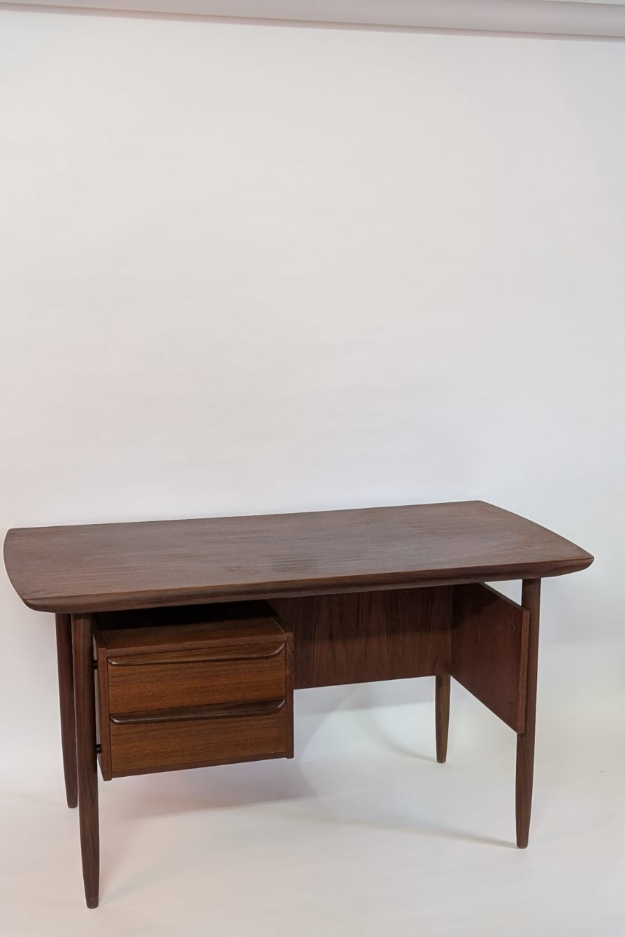 Iconisch Mid-century Teak Bureau – Tijseling Voor Hulmefa – Jaren ’50 – Cowhorn / Design Bureau / Retro Meubel image 2
