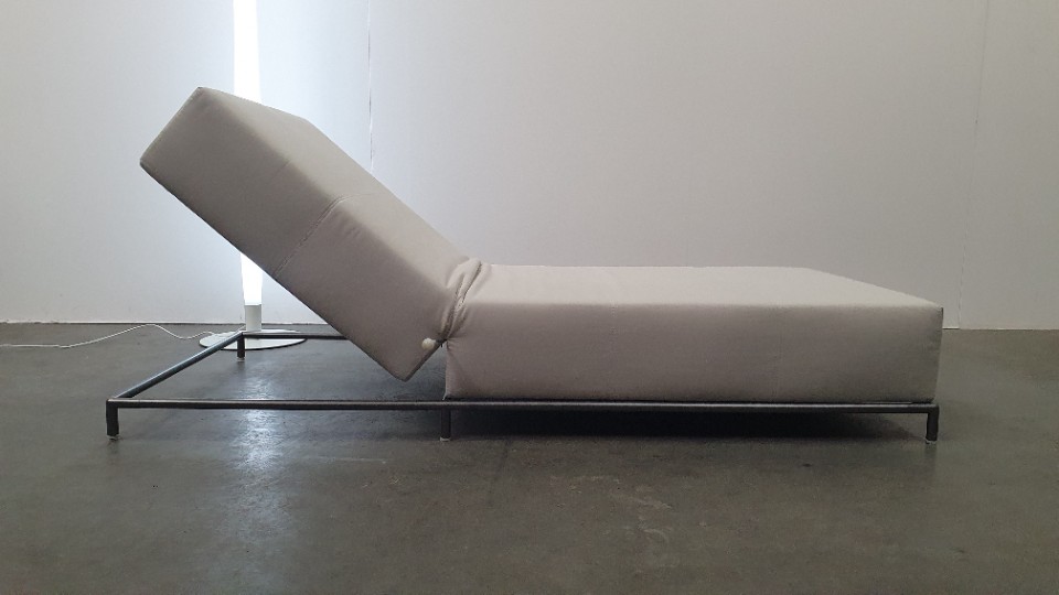 B&B Italia George Daybed Chaise Longue image 17