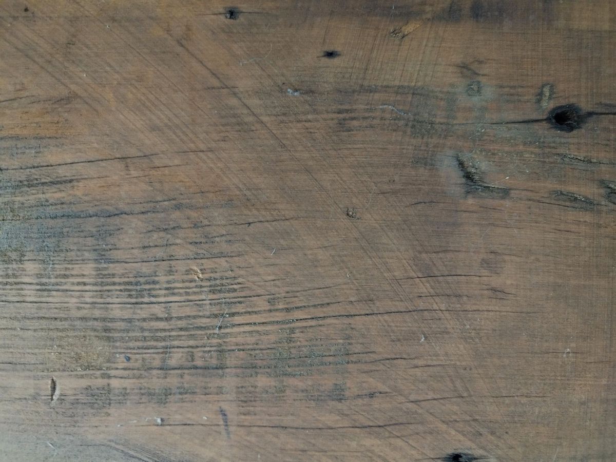 Robuuste Houten Eettafel Met Karakter image 4