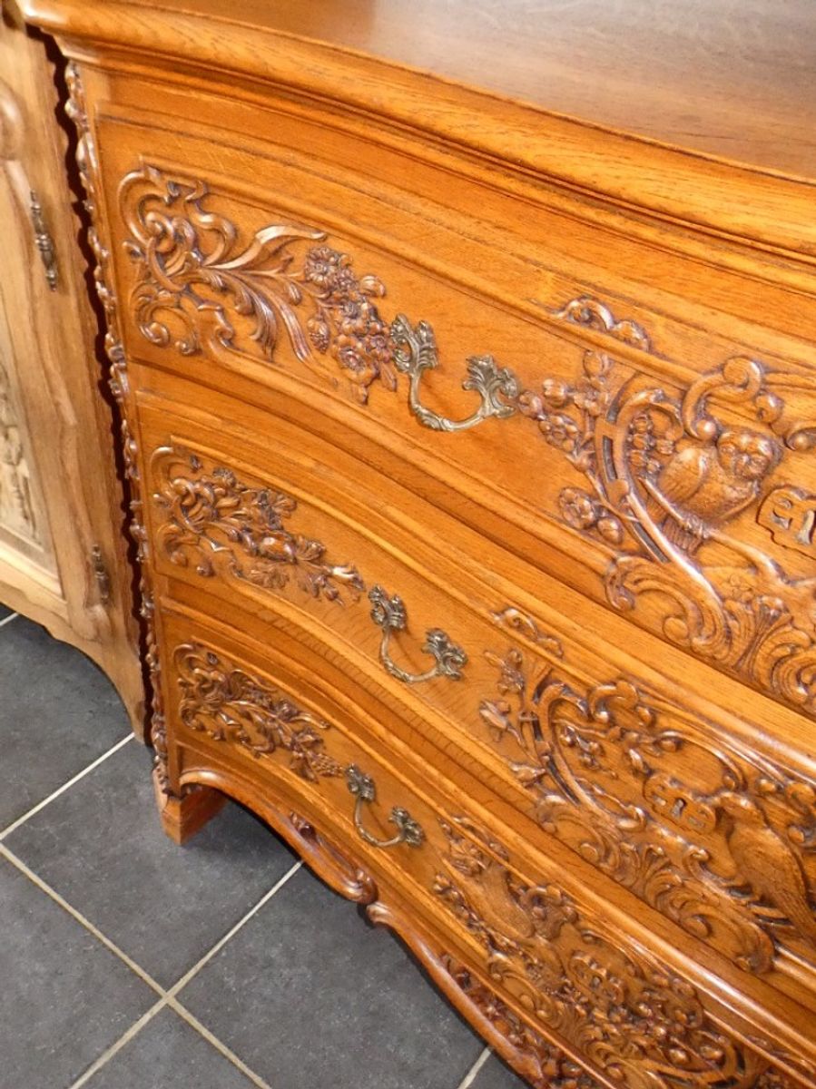 Louis Xv Franse Gebeeldhouwde Eiken Commode. image 8