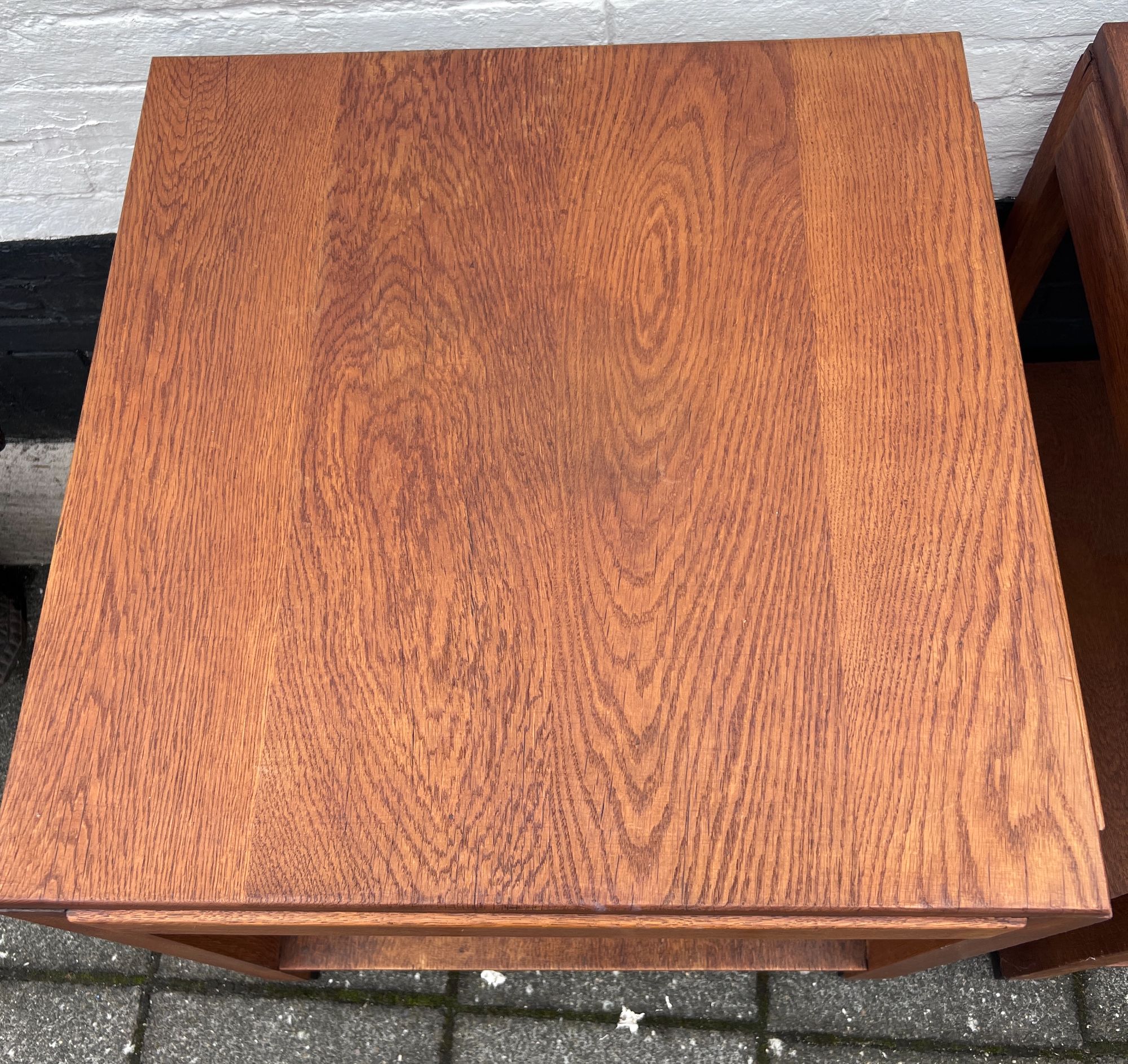 Set Van 2 Bijna Identieke Eiken Tafels Met Onderblad 61 Cm Hoog image 3