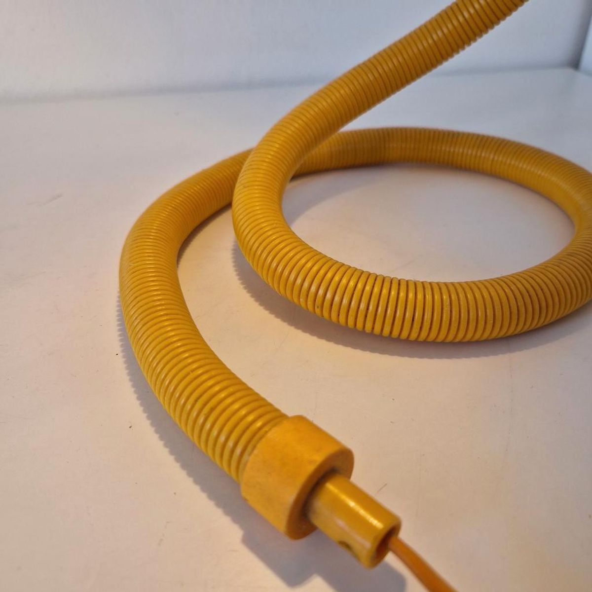 Hebi Tafellamp Snake Light Gele Slang Lamp Vintage Design image 2