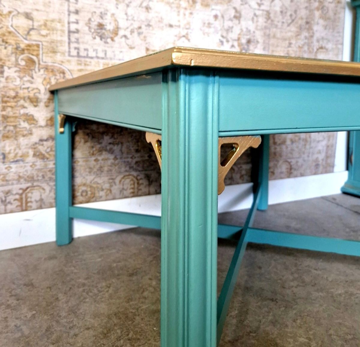 Salontafel In Turquoise Met Goud Patronen image 7