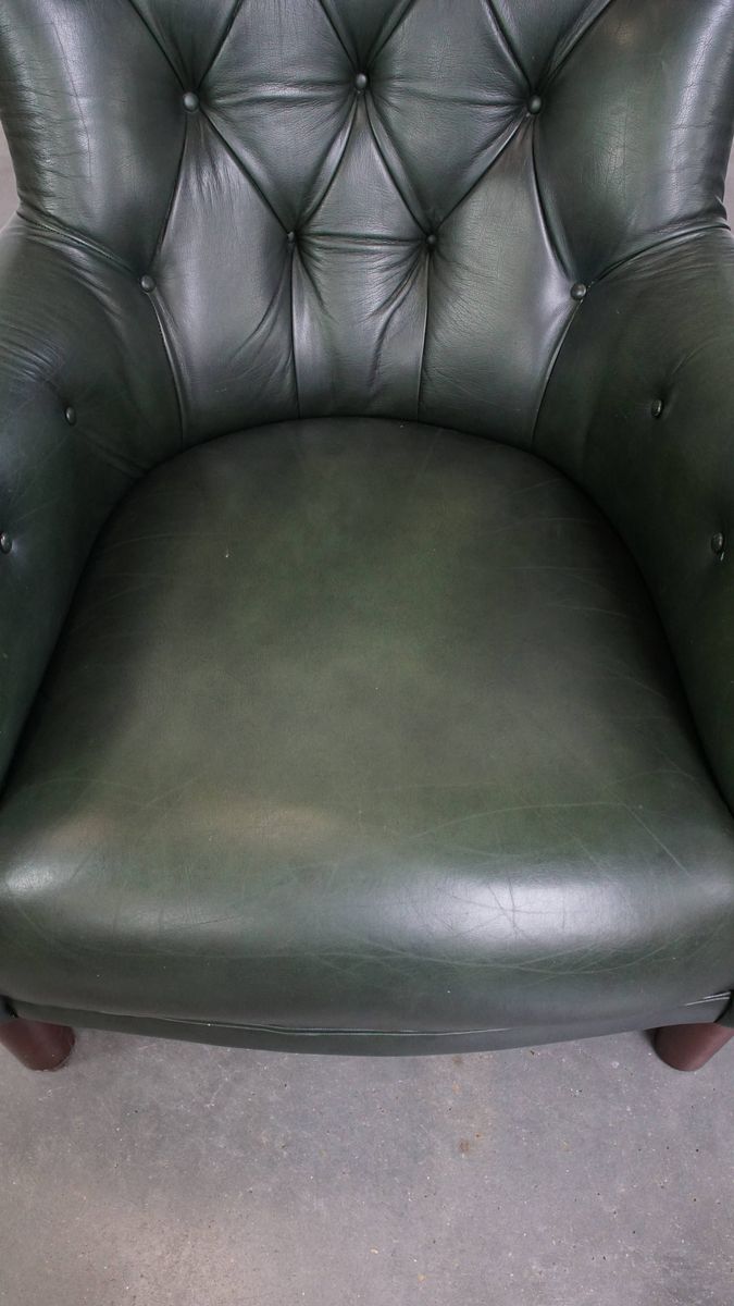 Zeer Charmante Set Van 2 Groene Rundleren Chesterfield Fauteuils In Engelse Stijl image 4