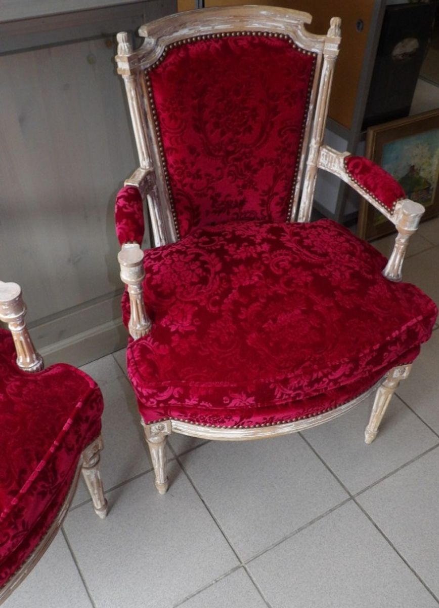 Paar Fijne Gesculpteerde Louis Xvi Periode Cabrioletfauteuils. image 6