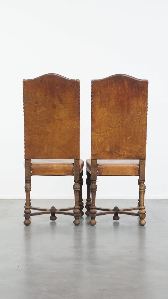 Set Van 2 Antieke Houten En Schapenleren Eetkamerstoelen Met Een Mooi Patina Uit Begin 1900 image 3