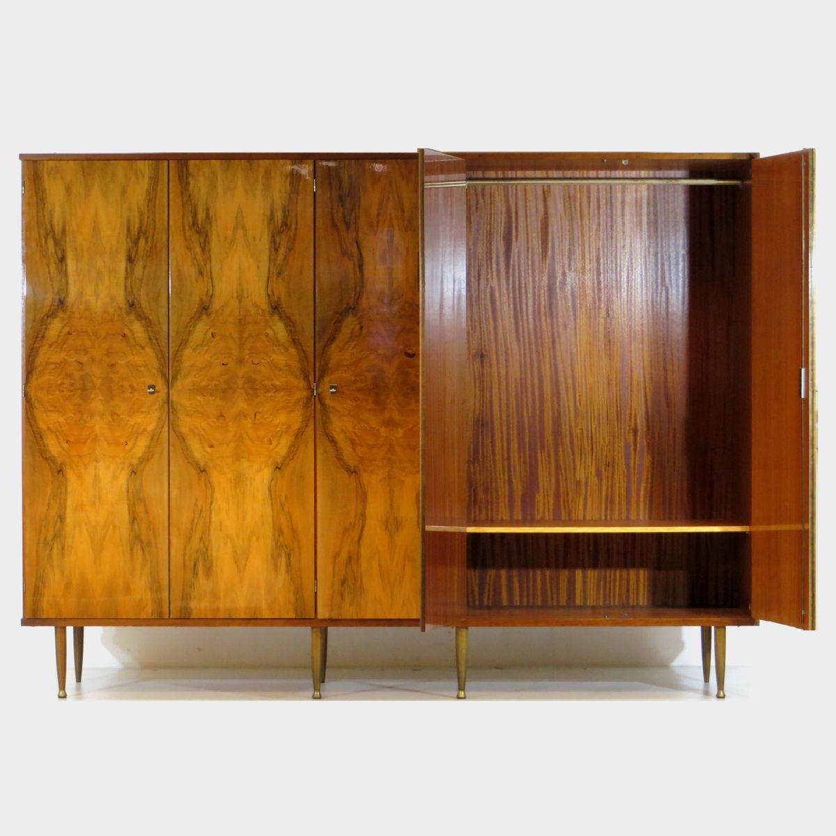 Vintage Mid Century 5-deurs Kledingkast In Walnoot, 1960s image 4