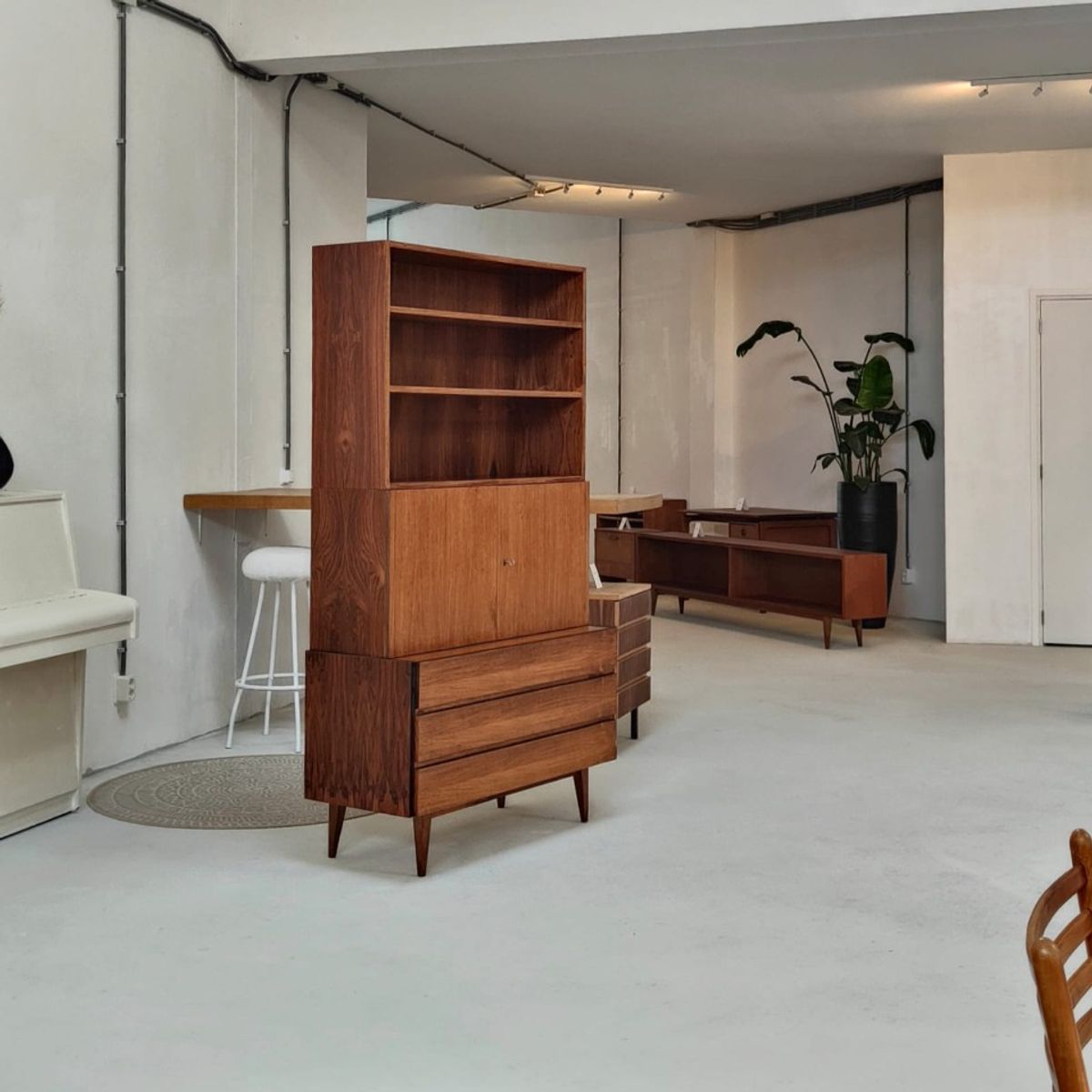 Mid Century Highboard image 8