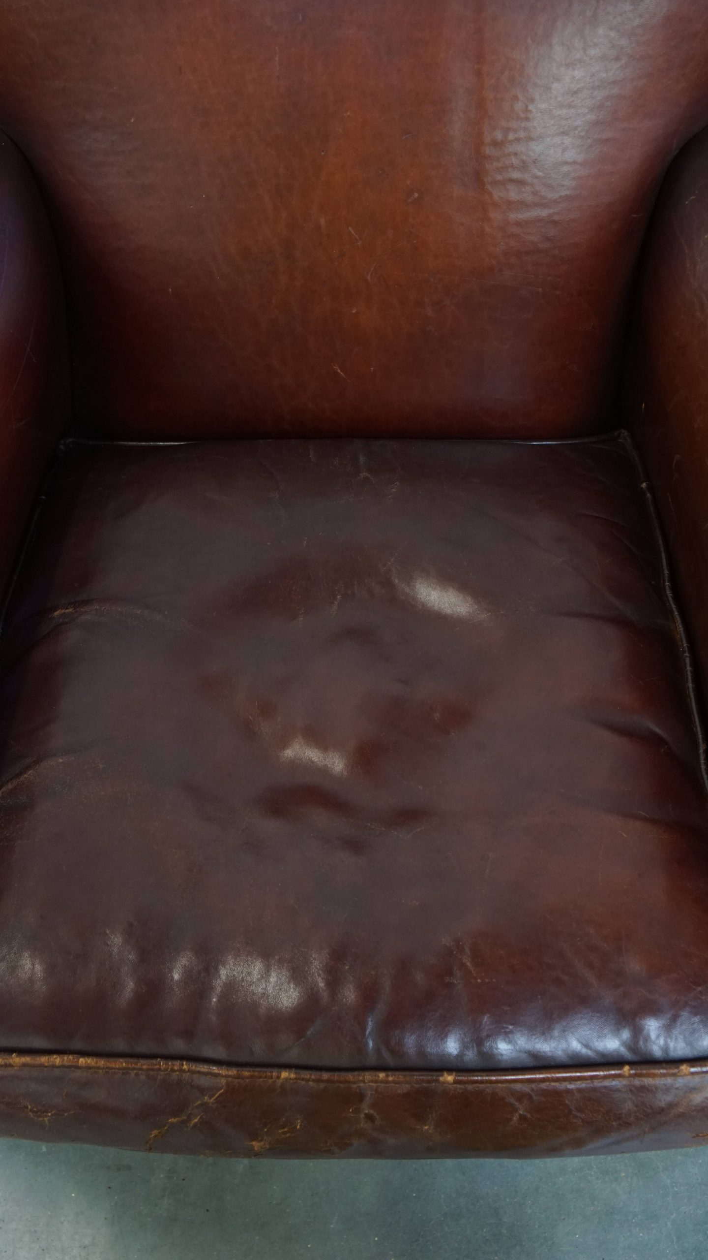Karkatervolle Vintage Schapenleren Armchair/ Fauteuil Met Warme Kleuren En Een Mooi Patina image 7