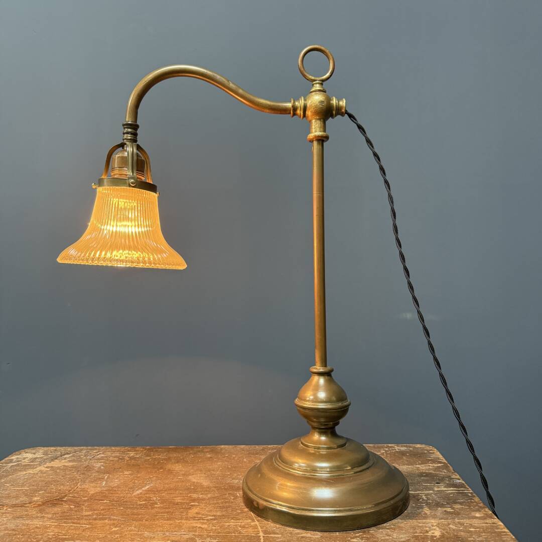 Staande Messing Piano Lamp Met Holophane Glazen Kapje image 3