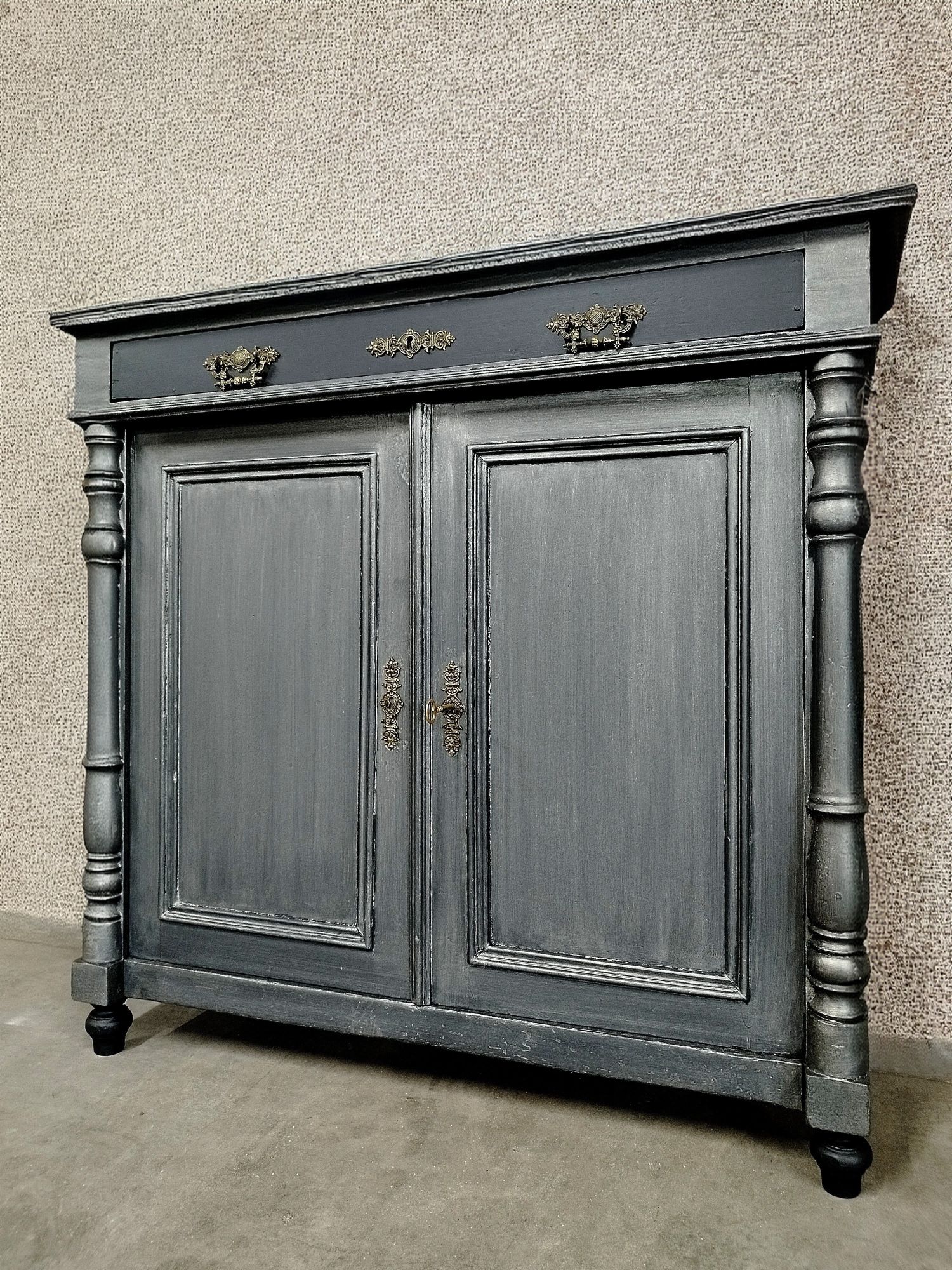 Meidenkast / Dressoir / Ladekast / Commode image 2
