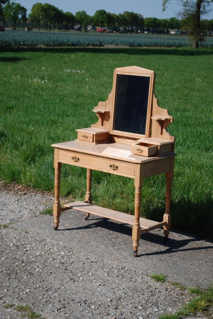 Oude Kaptafel Met Kantelbare Spiegel image 3