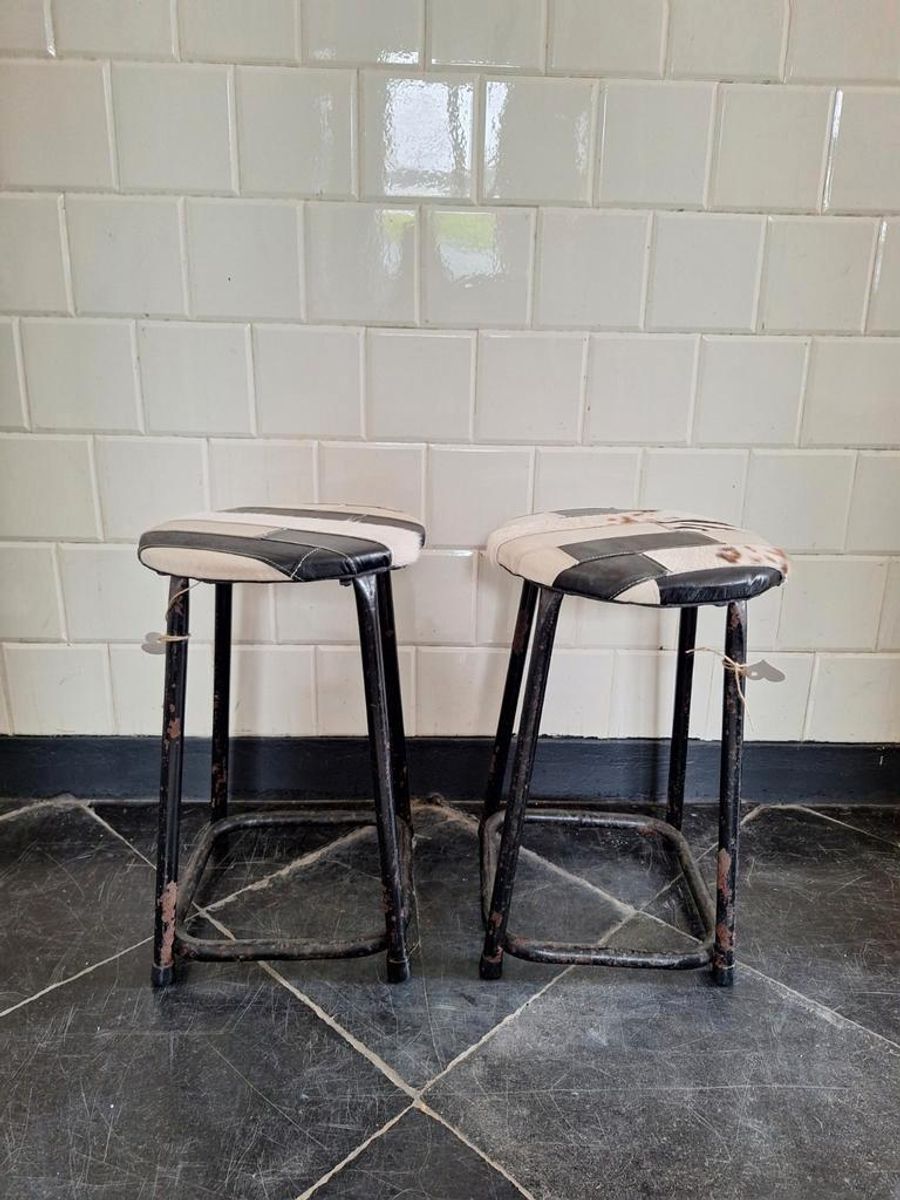 Vintage Kruk Met Patchwork Lederen Bekleding, Rond Krukje image 2
