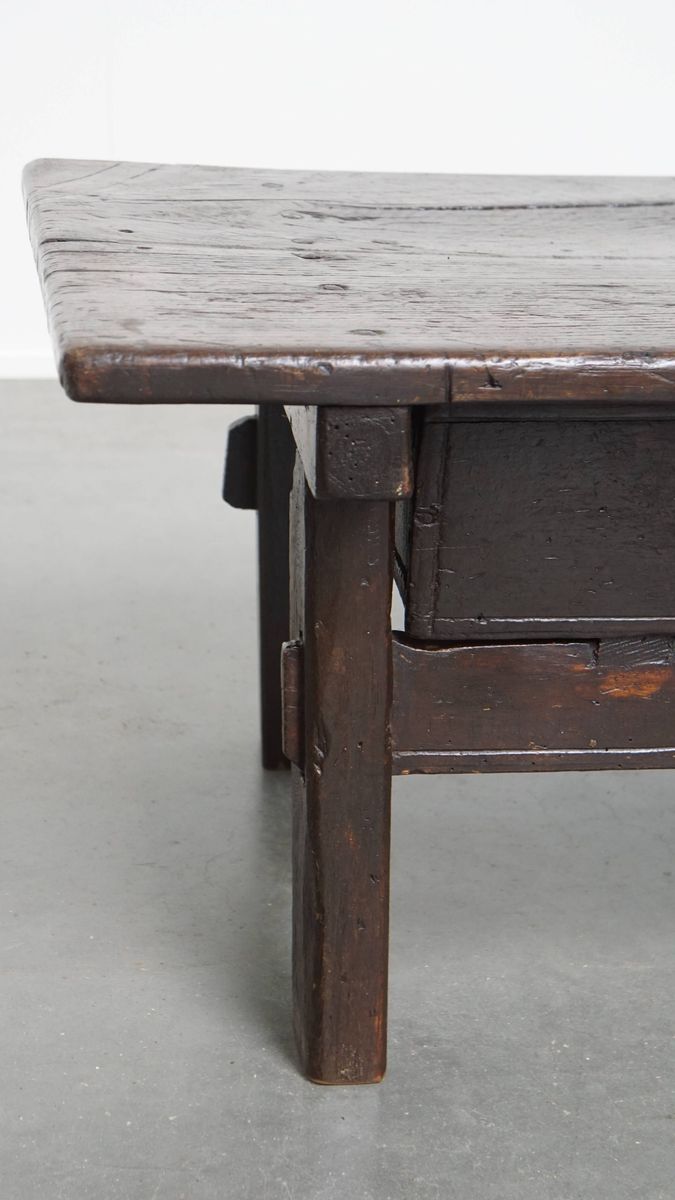 Robuuste, Antieke 18e Eeuwse Zuid-europese Boeren Salontafel Met Een Karaktervol Patina image 13