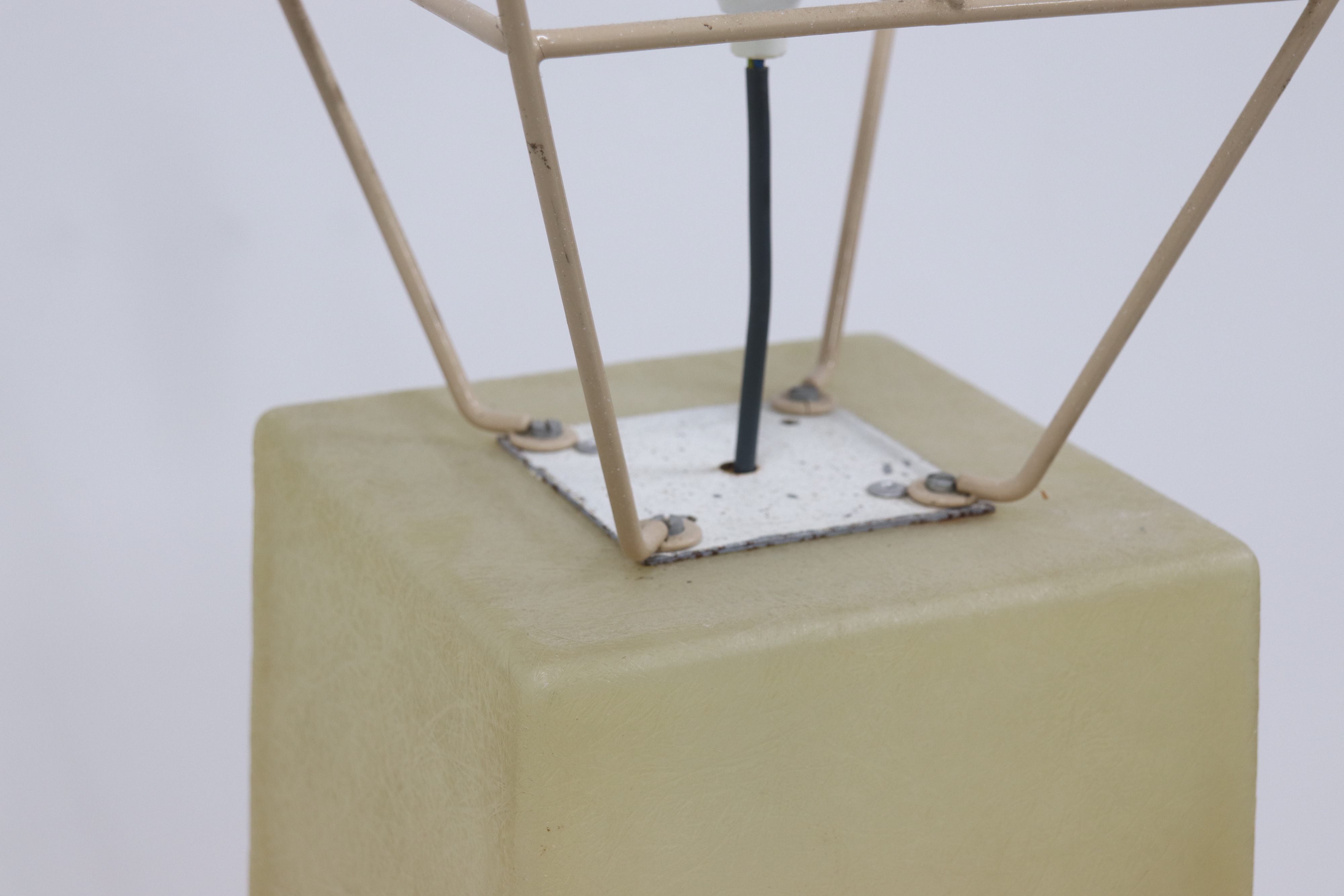 Large Decorative Fiberglass Floor Lamp 1980S image 14