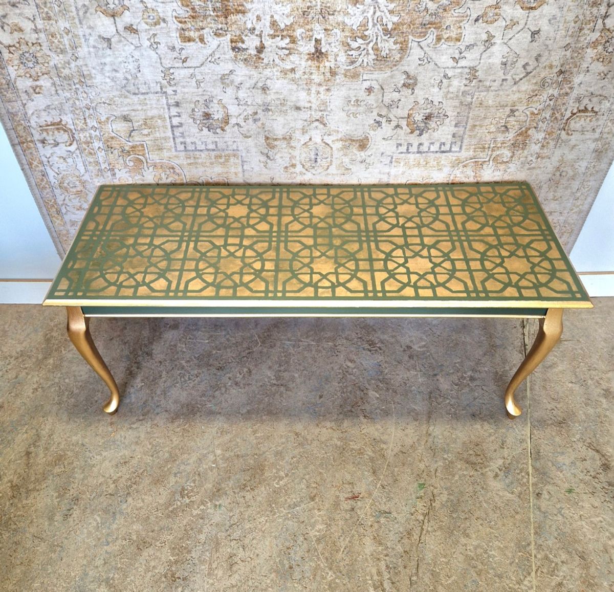 Salontafel In Groen Met Goud Patronen image 5