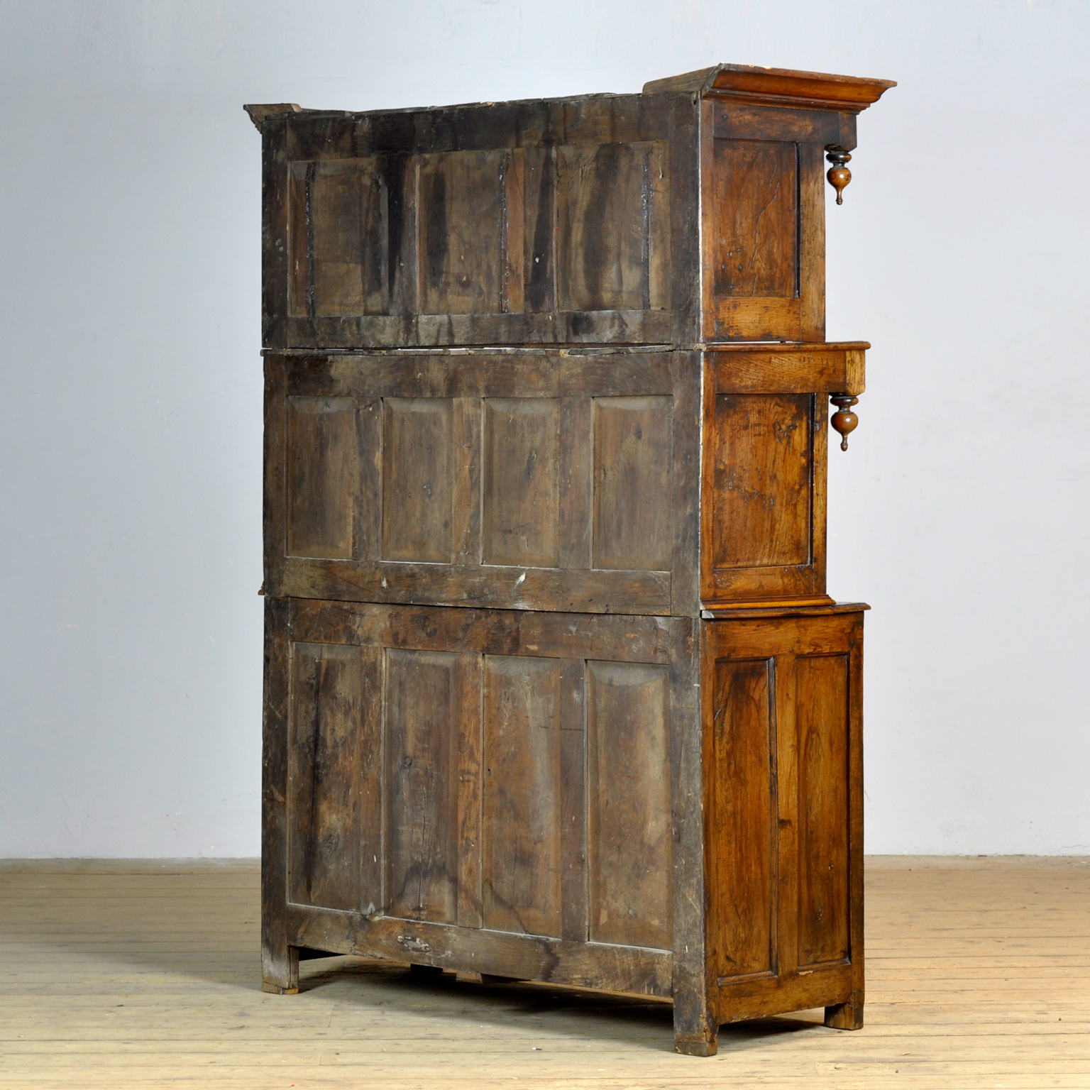 Eiken Tridard Kast, Circa 1710 image 20
